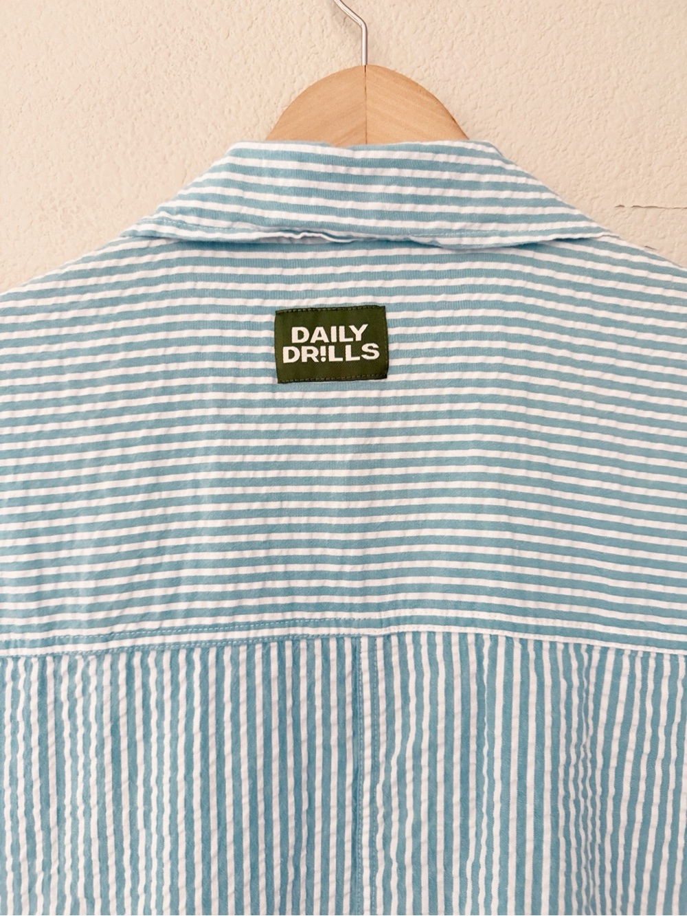Daily Drills Seersucker Stripe Oversized Boxy Shirt Small Blue White 100% Cotton - Picture 8 of 9